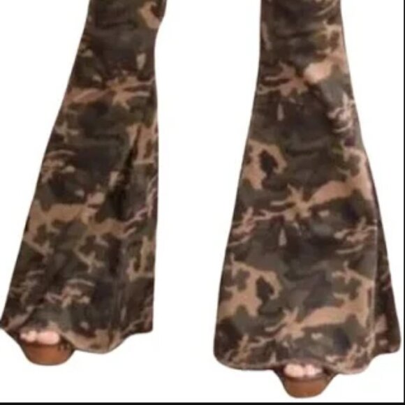 Lucky & Blessed Camo Super Flare Jeans Sz 14 - Picture 2 of 8